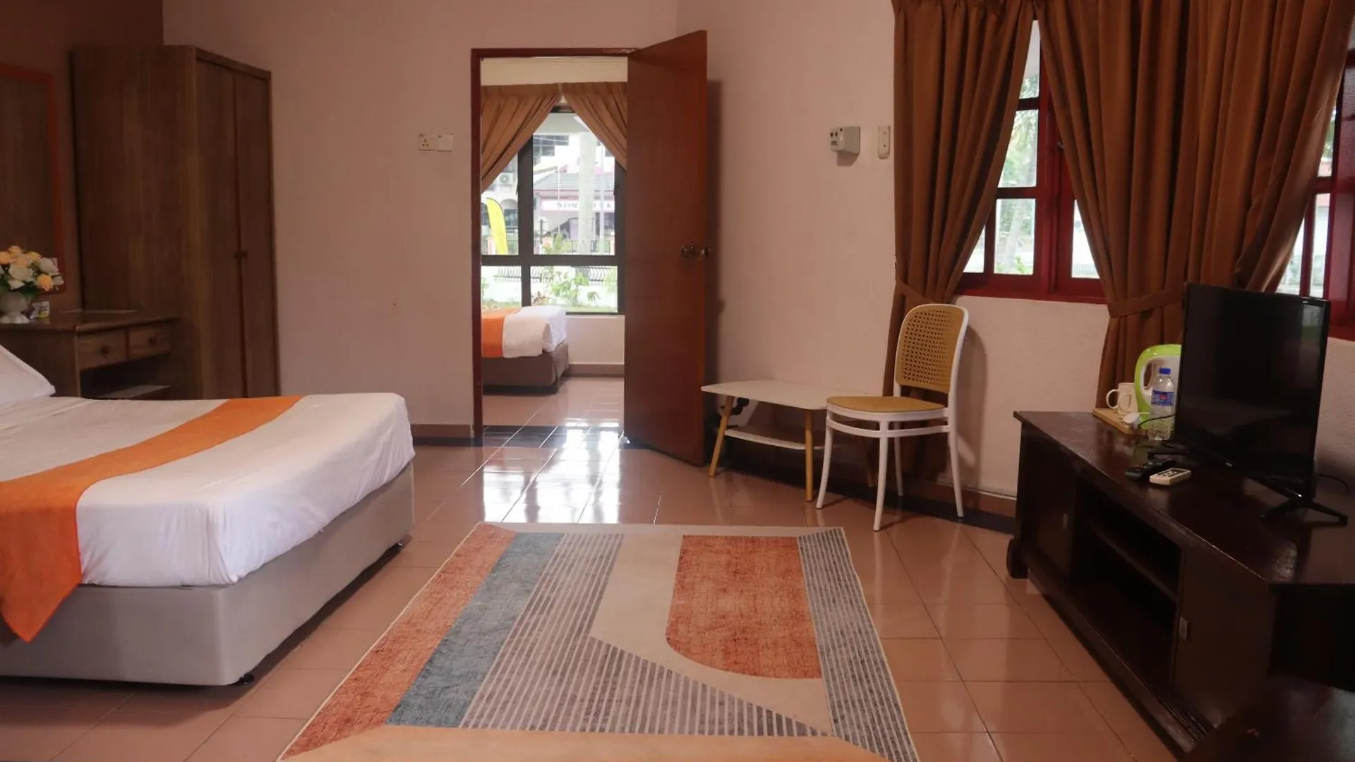 *** Hotel Bunga Raya Resort Parit Buntar Malesia